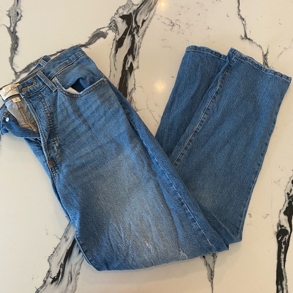 Universal Thread Women's High Rise 90s Straight Jeans 8R
